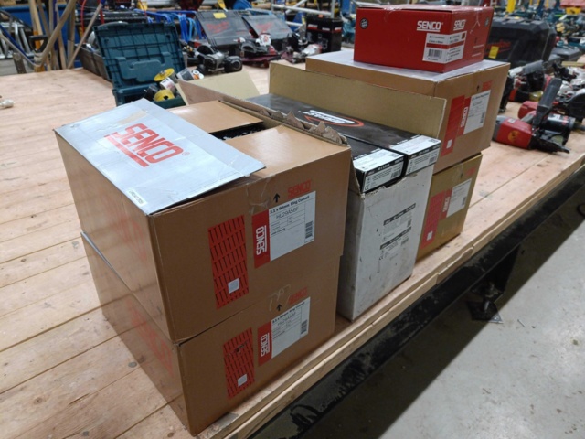 999884-14 Nail & Screw