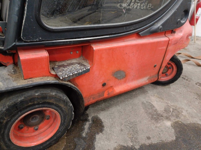 999897-28 Electric truck Linde E20P -2004