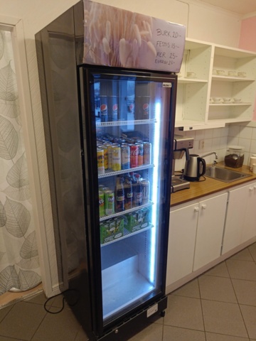 1000043-1 Soft drink cooler, including soft drinks