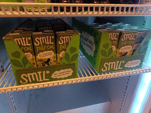 1000043-6 Soft drink cooler, including soft drinks