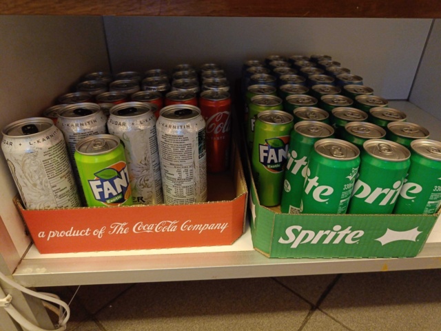 1000043-9 Soft drink cooler, including soft drinks