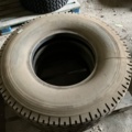 1061773-4 2 st. lastbilsdäck  10.00-20