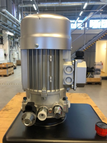 1114821-4 Hydro-Tek Hydraulic pump T40756W1, 15L tank