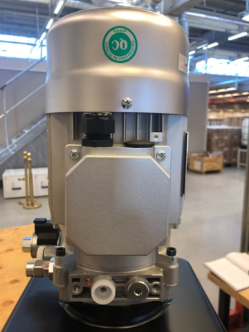 1114821-12 Hydro-Tek Hydraulic pump T40756W1, 15L tank