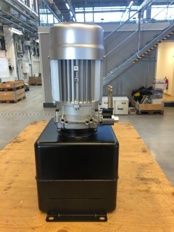 1114821-13 Hydro-Tek Hydraulic pump T40756W1, 15L tank