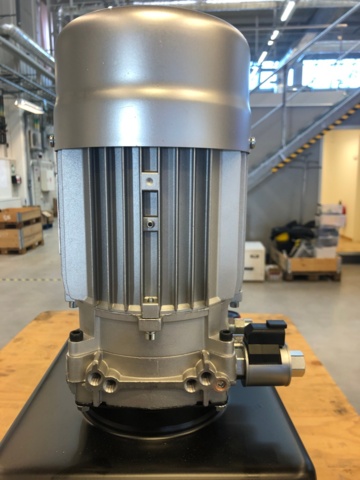 1114821-14 Hydro-Tek Hydraulic pump T40756W1, 15L tank