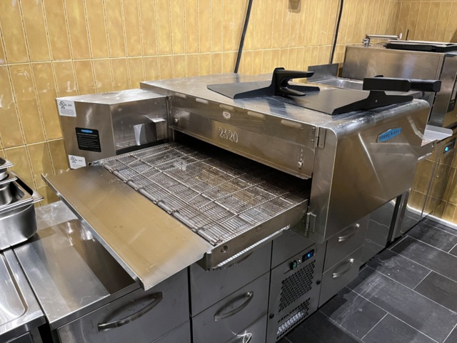 1114901-1 Pizza oven TurboChef 2620 HHC on stand