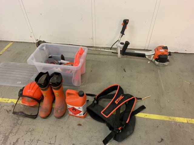 1035359-1 Stihl FS 410 C clearing saw / grass trimmer with protective equipment