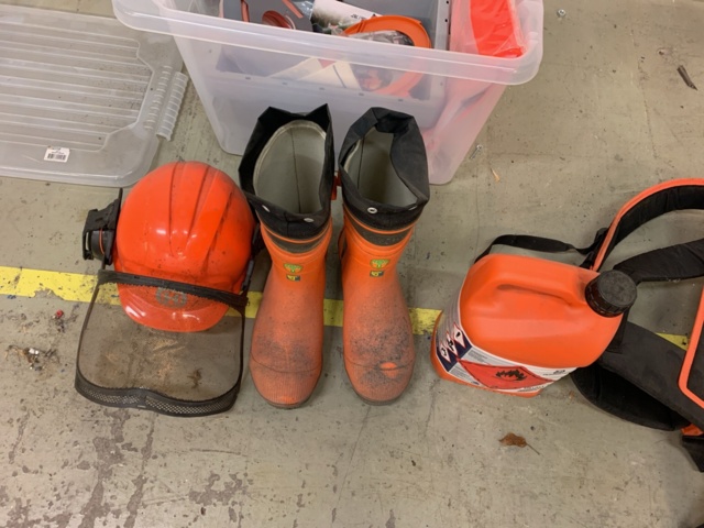 1035359-7 Stihl FS 410 C clearing saw / grass trimmer with protective equipment