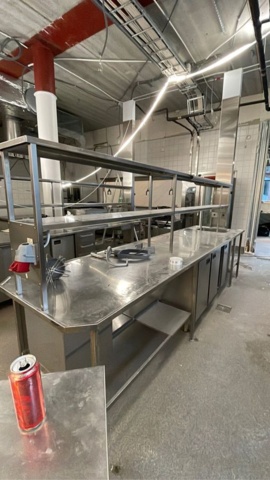 1114861-1 Freestanding stainless steel workbench with 2 shelves