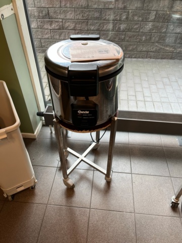1068732-1 Rice cooker/Heater 8L on stand - Bartscher
