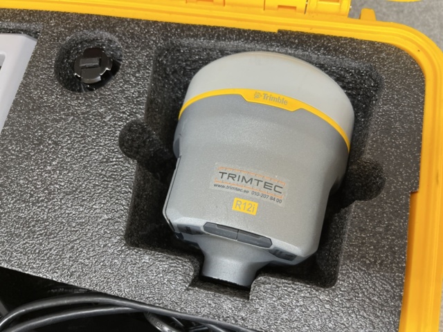 869119-5 GPS & PDA (GNSS system), Trimble R12i