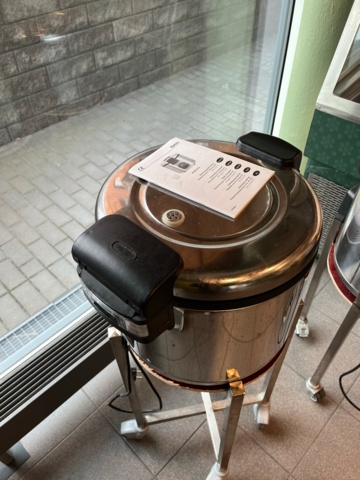 1068732-4 Rice cooker/Heater 8L on stand - Bartscher