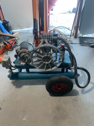 1035374-1 Dual tank compressor