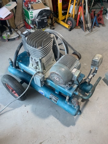 1035374-3 Dual tank compressor