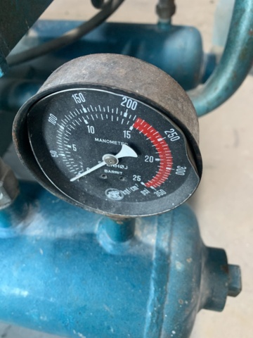 1035374-8 Dual tank compressor