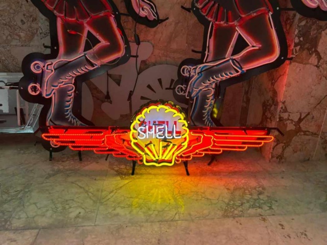 1115584-1 Advertising signs