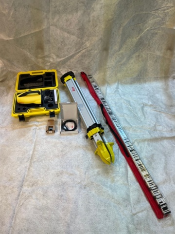 1115627-1 Leica Sprinter 150 Digital scale