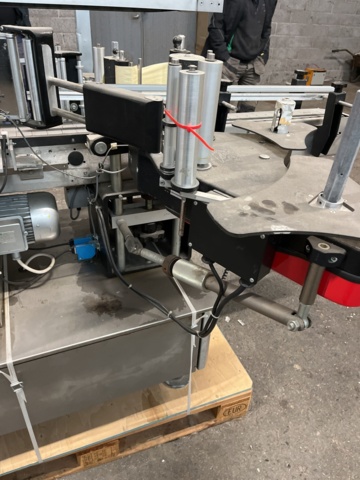 1068762-7 Labeling machine Double-sided for cans Harland Machine