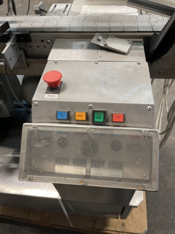 1068762-12 Labeling machine Double-sided for cans Harland Machine