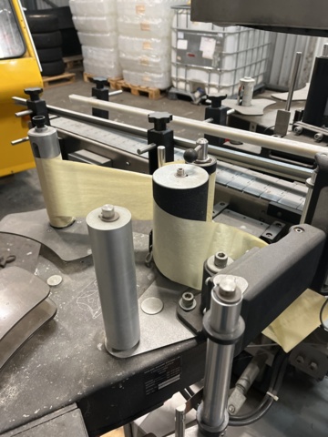 1068762-18 Labeling machine Double-sided for cans Harland Machine