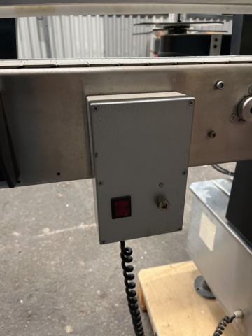 1068762-24 Labeling machine Double-sided for cans Harland Machine