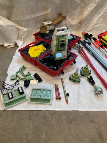 1115613-2 Total station Leica TS15 1” R1000 with handheld computer CS15 and GS14