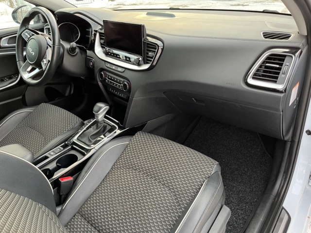 1115266-53 Kia Ceed Sportswagon Plug-in Hybrid DCT - 2022