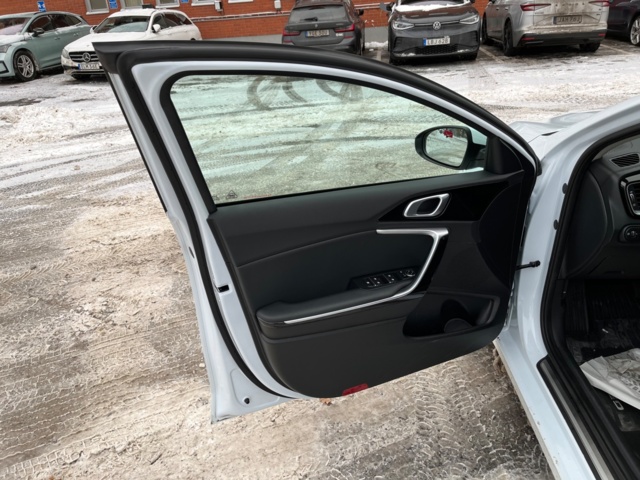 1115267-32 Kia Ceed Sportswagon Plug-in Hybrid DCT, 141hp, 2022