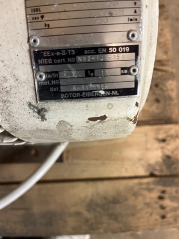 1068756-10 Electric motor with pump MEZ Mohelnice AP100L-6