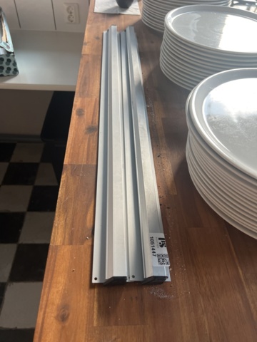 1051463-3 Kitchen equipment - Cutlery, glasses & miscellaneous