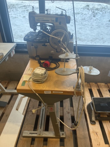 Sewing machine Singer 299U123 - PS Auction - We value the future ...