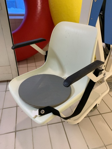 760519-3 Mobile pool lift Digi BluOne