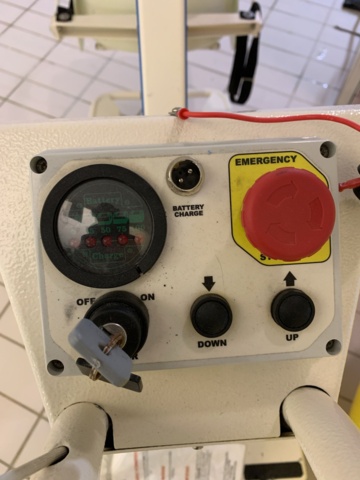 760519-6 Mobile pool lift Digi BluOne