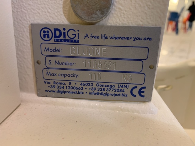 760519-7 Mobile pool lift Digi BluOne