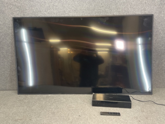 1116398-1 Samsung 65" screen / Defective crack in screen
