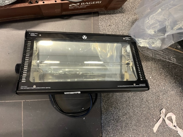 1066149-1 Martin Atomic 3000 DMX strobe