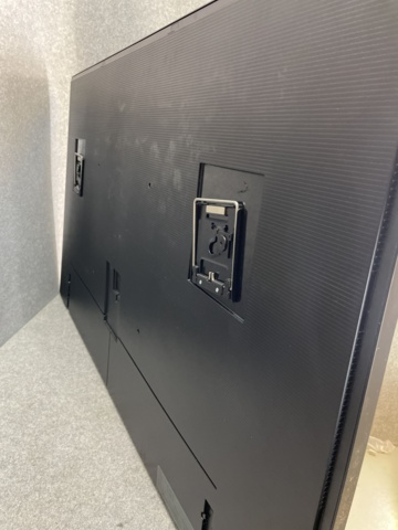 1116398-10 Samsung 65" screen / Defective crack in screen