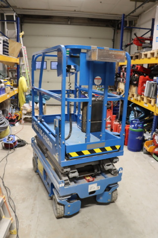 1034054-5 Scissor lift Genie GS-1432M -22
