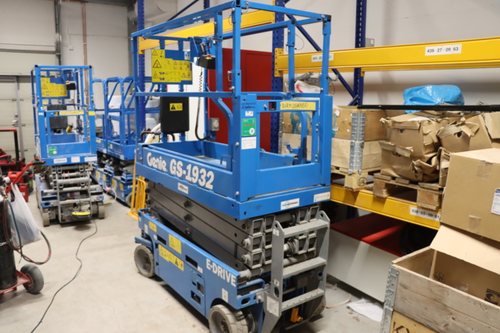 1034055-3 Scissor lift Genie GS-1932 -21