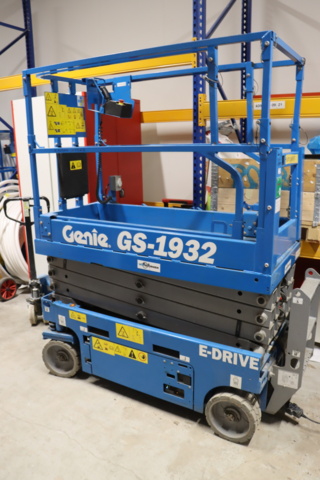 1034055-5 Scissor lift Genie GS-1932 -21