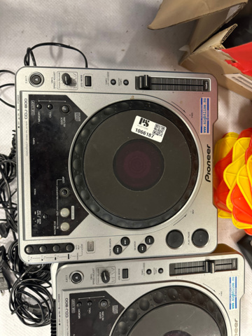 1066187-2 5 Pioneer CDJ 800