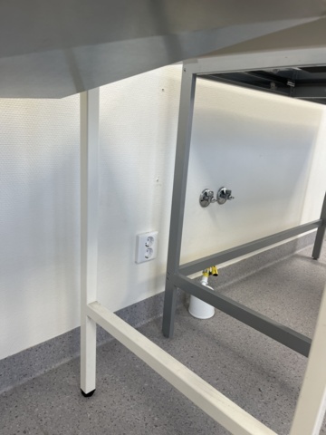 1068796-10 Stainless steel draw bench with draw box