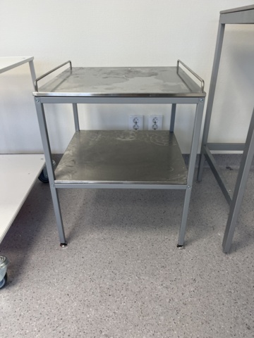 1068802-4 2 stainless steel workbenches
