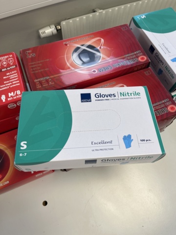 1068827-12 Disposable gloves approximately 1440 pcs