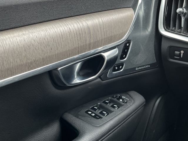 1116403-29 Volvo V90 Cross Country B6 AWD Geartronic - 2021