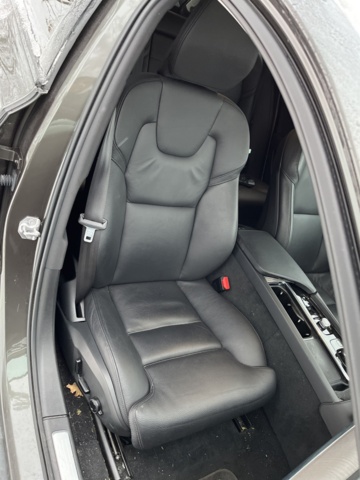 1116403-46 Volvo V90 Cross Country B6 AWD Geartronic - 2021