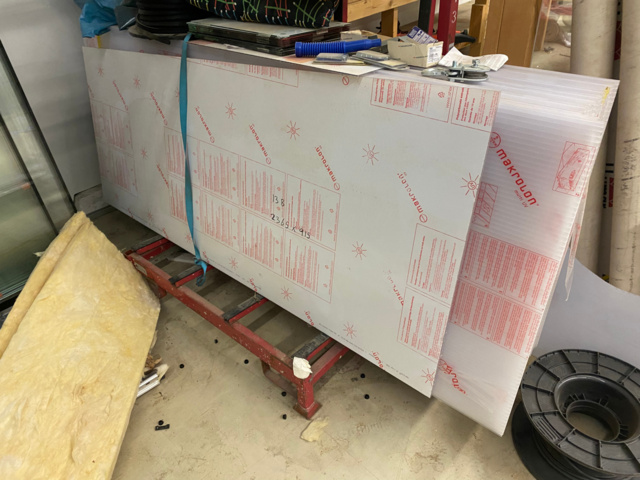 1116528-1 Lot with plastic channel plates