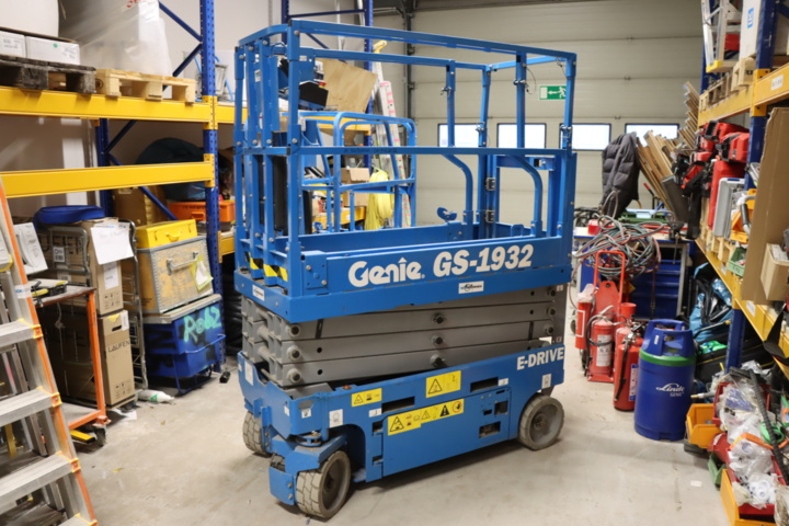 1034055-9 Scissor lift Genie GS-1932 -21
