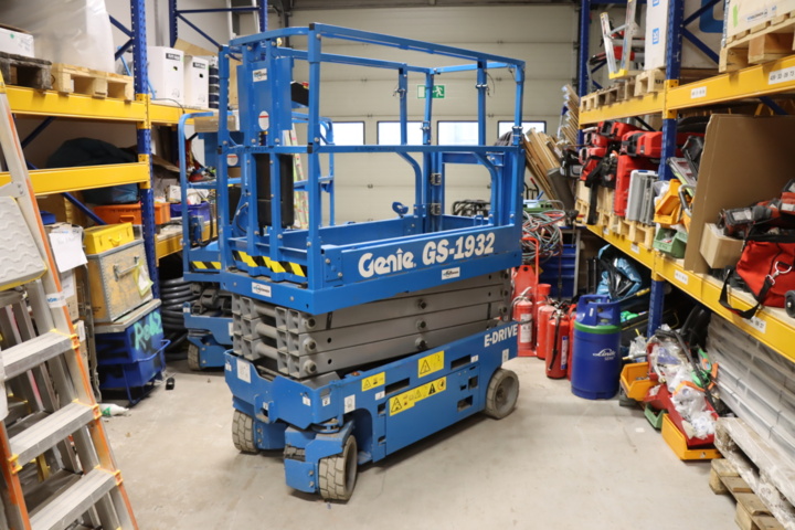 1034055-1 Scissor lift Genie GS-1932 -21